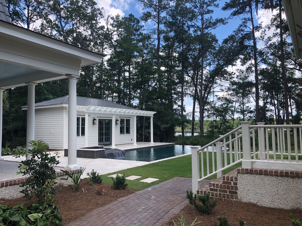 Tips voor het onderhouden van je tuin en het bouwen van een poolhouse